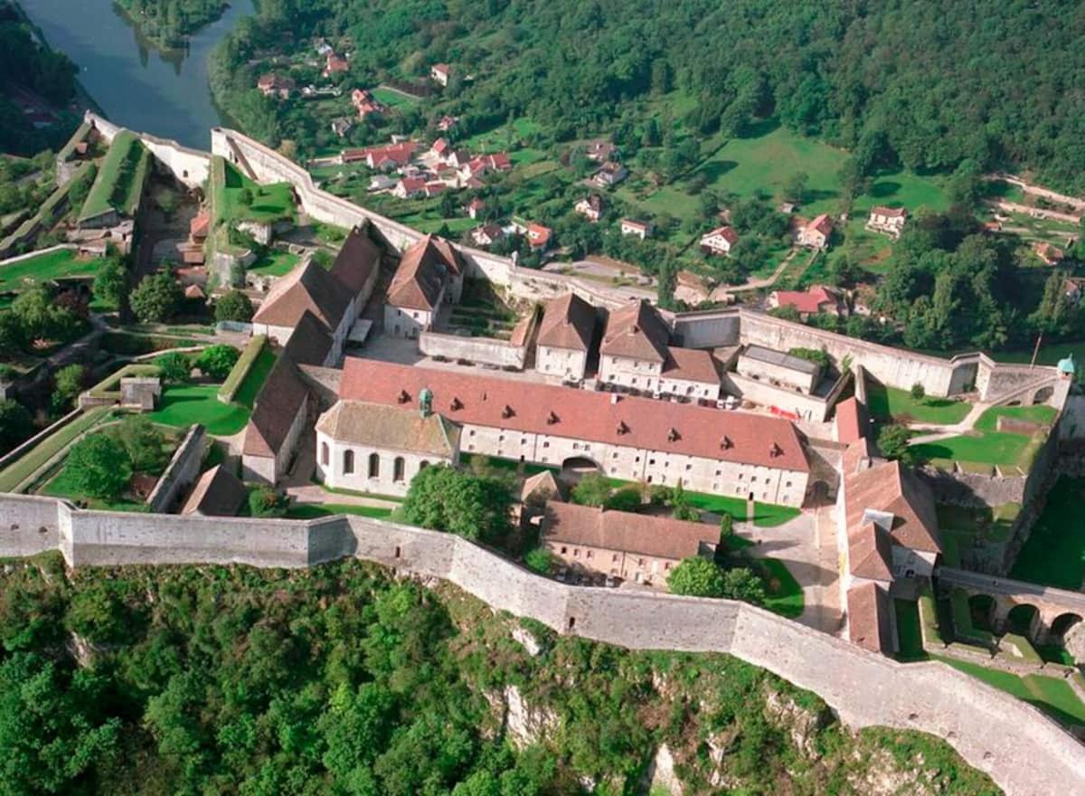 Gite 3 Etoiles "Entre Sources Et Riviere" Besancon Vaire-le-Grand Luaran gambar