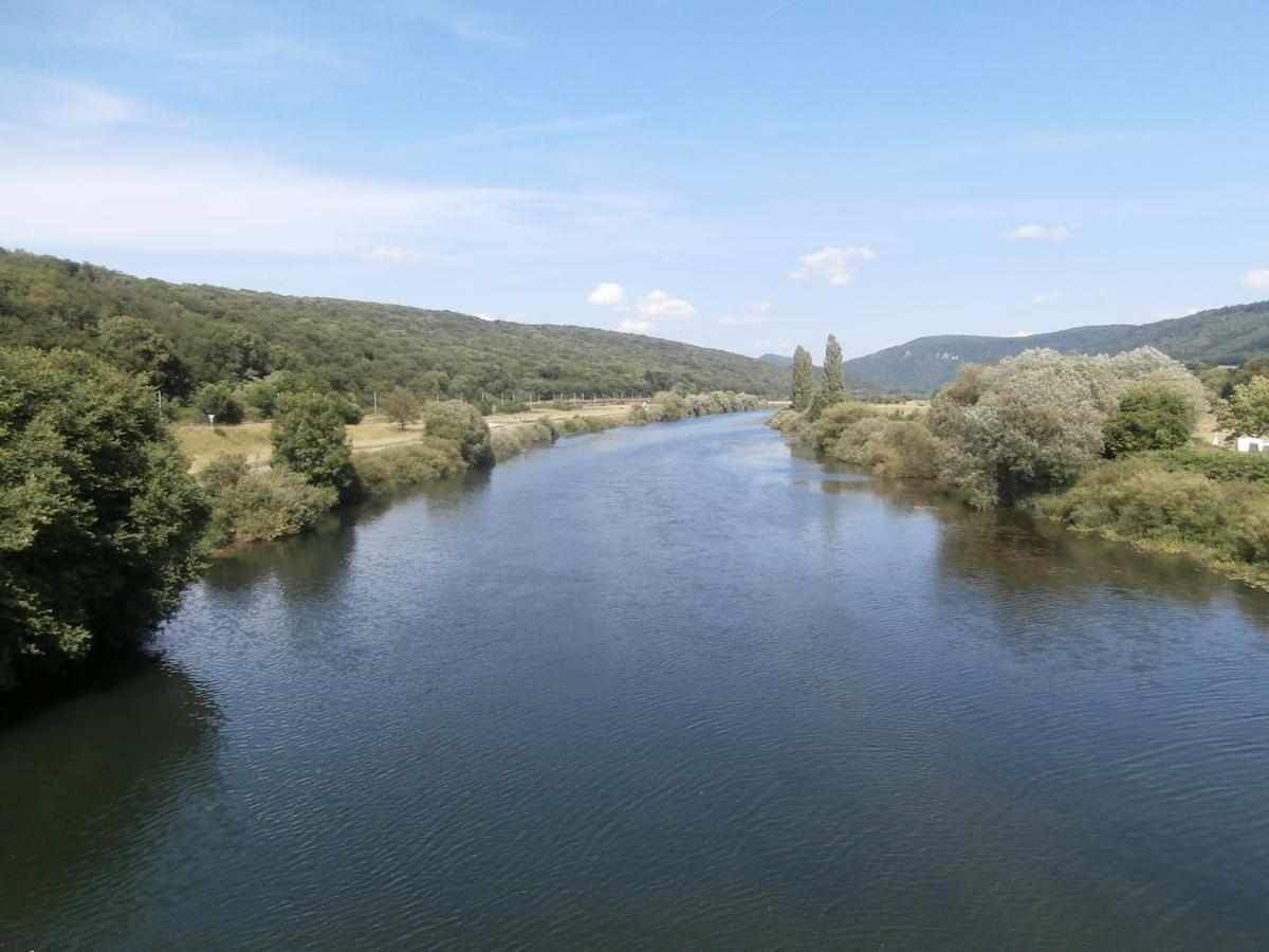 Gite 3 Etoiles "Entre Sources Et Riviere" Besancon Vaire-le-Grand Luaran gambar